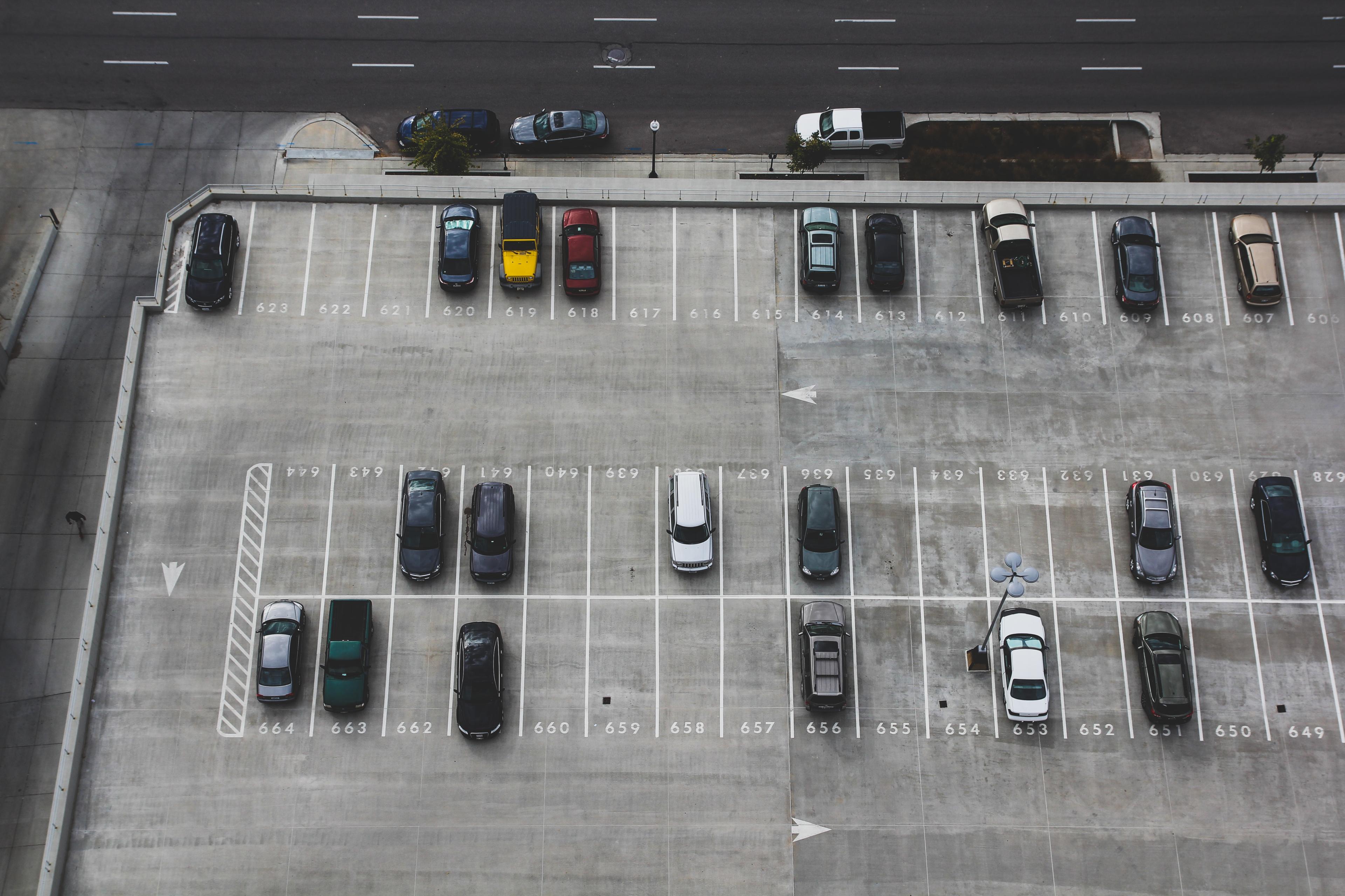 Hof- und Parkplatzreinigung